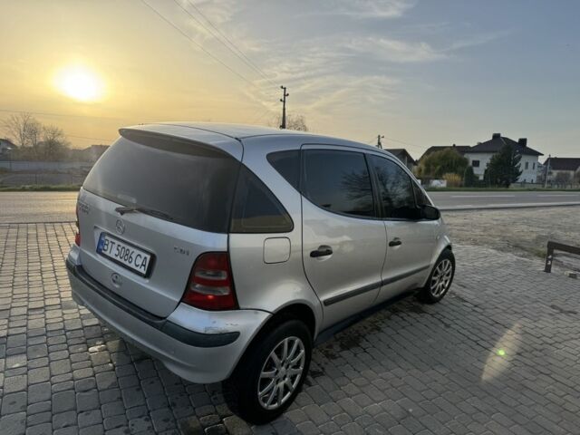 Серый Мерседес А класс, объемом двигателя 1.7 л и пробегом 224 тыс. км за 4000 $, фото 2 на Automoto.ua