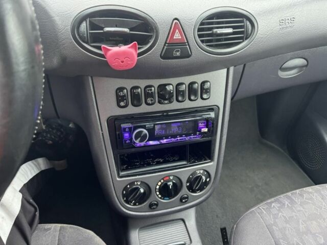 Серый Мерседес А класс, объемом двигателя 1.7 л и пробегом 250 тыс. км за 3000 $, фото 4 на Automoto.ua