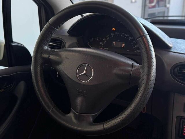 Серый Мерседес А класс, объемом двигателя 1.6 л и пробегом 244 тыс. км за 4450 $, фото 10 на Automoto.ua