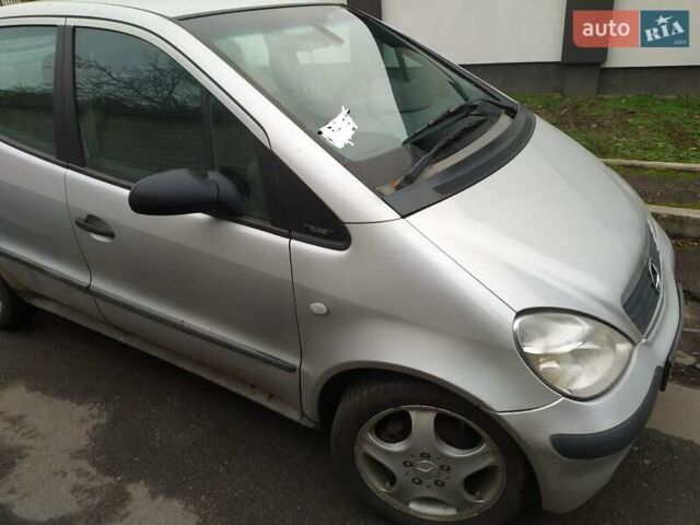 Серый Мерседес А класс, объемом двигателя 1.7 л и пробегом 220 тыс. км за 1600 $, фото 3 на Automoto.ua