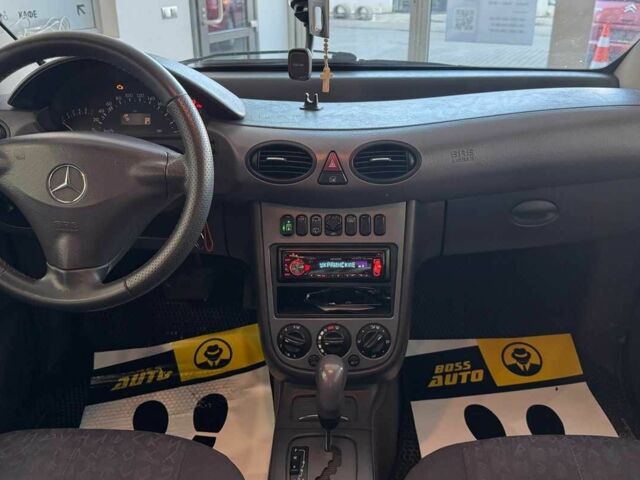 Серый Мерседес А класс, объемом двигателя 1.6 л и пробегом 244 тыс. км за 4450 $, фото 9 на Automoto.ua