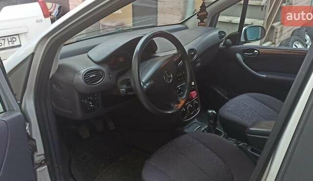 Серый Мерседес А класс, объемом двигателя 1.7 л и пробегом 287 тыс. км за 3900 $, фото 4 на Automoto.ua