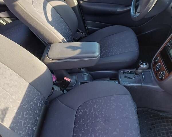 Серый Мерседес А класс, объемом двигателя 1.6 л и пробегом 170 тыс. км за 4000 $, фото 6 на Automoto.ua