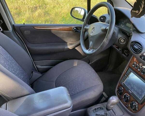 Серый Мерседес А класс, объемом двигателя 1.69 л и пробегом 260 тыс. км за 4000 $, фото 5 на Automoto.ua