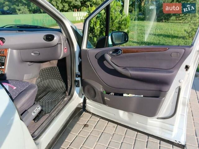 Мерседес А класс 2002 в Одессе на Automoto.ua Серый Мерседес А класс, объемом двигателя 1.6 л и пробегом 226 тыс. км за 3000 $, фото 5 на Automoto.ua