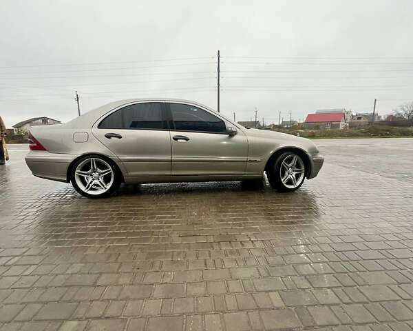 Сірий Мерседес А клас, об'ємом двигуна 2.02 л та пробігом 300 тис. км за 5200 $, фото 5 на Automoto.ua