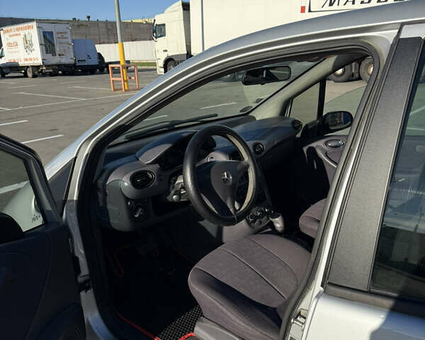 Серый Мерседес А класс, объемом двигателя 1.6 л и пробегом 297 тыс. км за 3000 $, фото 8 на Automoto.ua