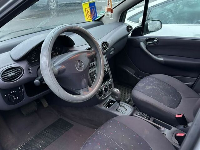 Серый Мерседес А класс, объемом двигателя 1.7 л и пробегом 300 тыс. км за 1893 $, фото 3 на Automoto.ua