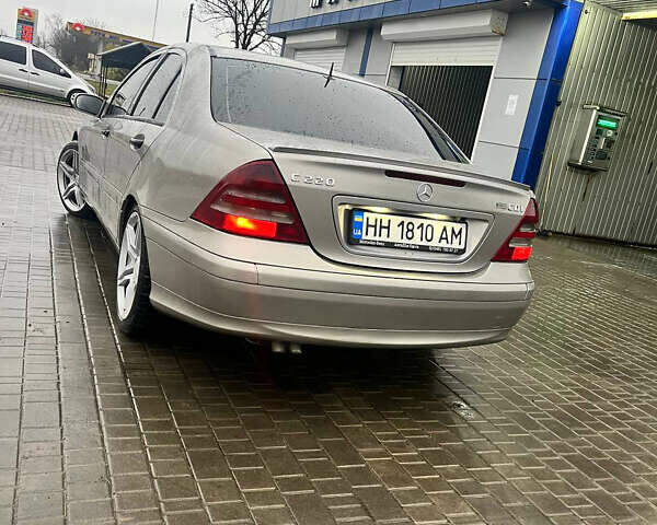 Сірий Мерседес А клас, об'ємом двигуна 2.02 л та пробігом 300 тис. км за 5200 $, фото 4 на Automoto.ua