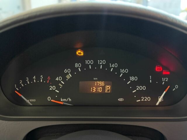 Серый Мерседес А класс, объемом двигателя 1.6 л и пробегом 244 тыс. км за 4450 $, фото 11 на Automoto.ua