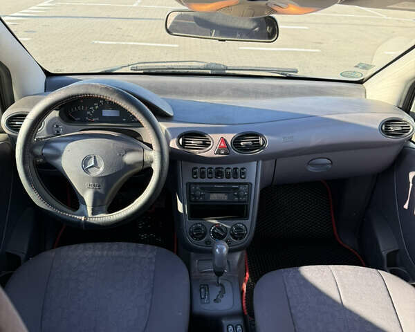 Серый Мерседес А класс, объемом двигателя 1.6 л и пробегом 297 тыс. км за 3000 $, фото 9 на Automoto.ua