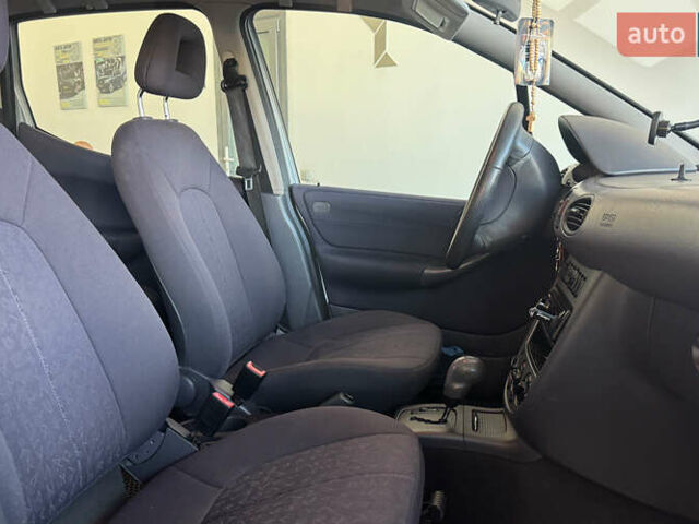 Серый Мерседес А класс, объемом двигателя 1.6 л и пробегом 244 тыс. км за 4450 $, фото 19 на Automoto.ua