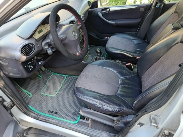 Серый Мерседес А класс, объемом двигателя 1.7 л и пробегом 300 тыс. км за 3200 $, фото 6 на Automoto.ua