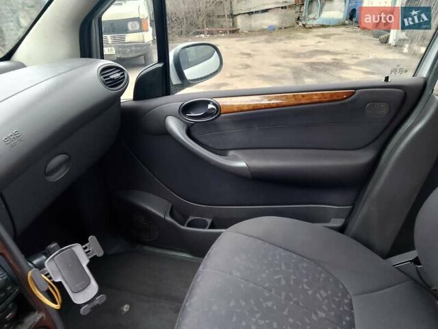 Серый Мерседес А класс, объемом двигателя 1.7 л и пробегом 285 тыс. км за 4500 $, фото 25 на Automoto.ua