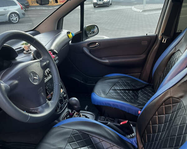 Серый Мерседес А класс, объемом двигателя 1.6 л и пробегом 246 тыс. км за 3500 $, фото 3 на Automoto.ua