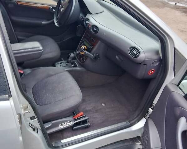 Серый Мерседес А класс, объемом двигателя 1.7 л и пробегом 285 тыс. км за 4500 $, фото 34 на Automoto.ua