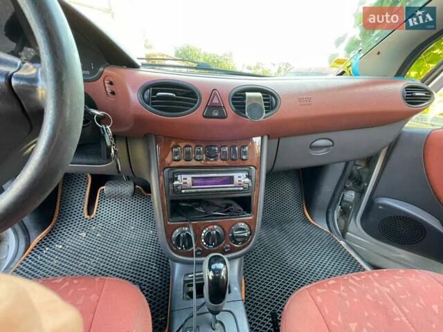 Сірий Мерседес А клас, об'ємом двигуна 1.7 л та пробігом 244 тис. км за 4500 $, фото 3 на Automoto.ua