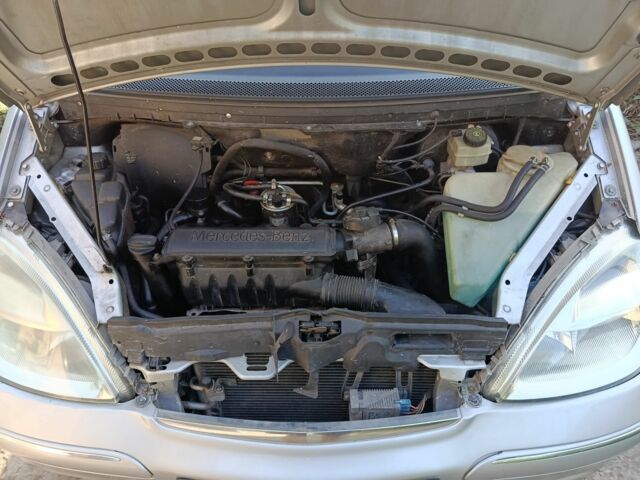 Серый Мерседес А класс, объемом двигателя 1.7 л и пробегом 300 тыс. км за 3200 $, фото 3 на Automoto.ua