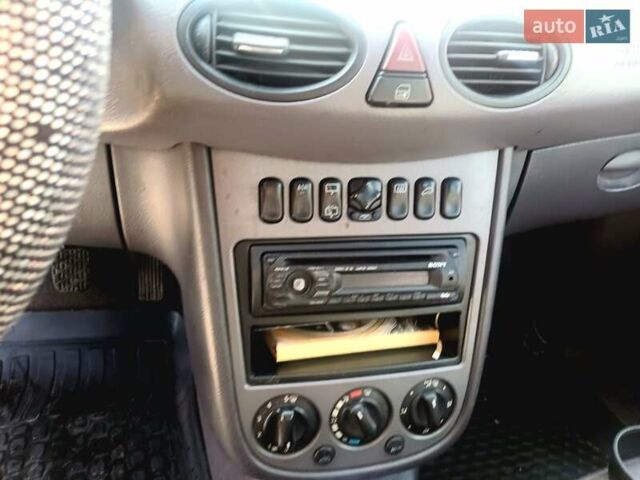 Сірий Мерседес А клас, об'ємом двигуна 1.7 л та пробігом 319 тис. км за 3000 $, фото 1 на Automoto.ua