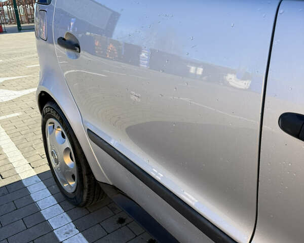 Серый Мерседес А класс, объемом двигателя 1.6 л и пробегом 297 тыс. км за 3000 $, фото 5 на Automoto.ua