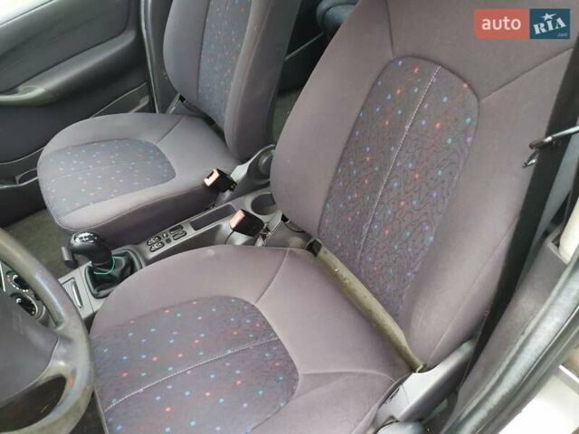 Серый Мерседес А класс, объемом двигателя 1.7 л и пробегом 220 тыс. км за 1600 $, фото 5 на Automoto.ua