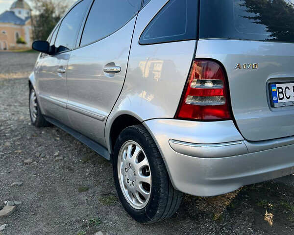 Мерседес А класс 2002 в Самборе на Automoto.ua Серый Мерседес А класс, объемом двигателя 1.69 л и пробегом 273 тыс. км за 4250 $, фото 5 на Automoto.ua