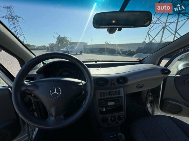 Серый Мерседес А класс, объемом двигателя 1.69 л и пробегом 190 тыс. км за 4400 $, фото 8 на Automoto.ua