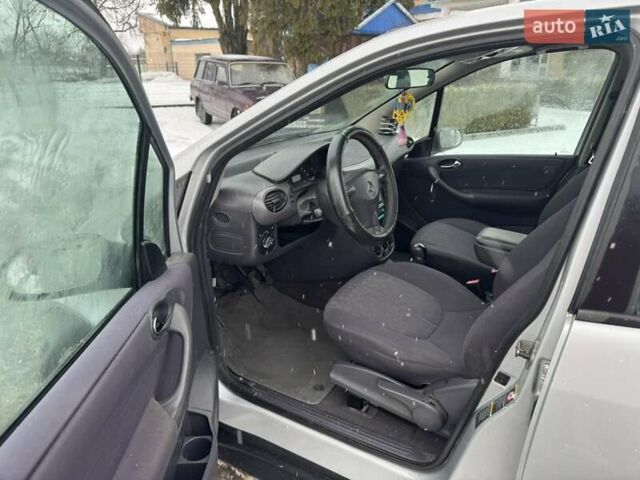 Серый Мерседес А класс, объемом двигателя 1.69 л и пробегом 250 тыс. км за 2900 $, фото 11 на Automoto.ua