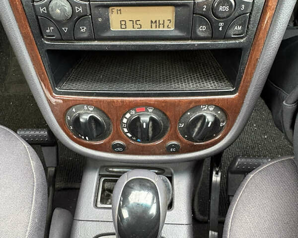 Серый Мерседес А класс, объемом двигателя 1.6 л и пробегом 218 тыс. км за 4300 $, фото 20 на Automoto.ua