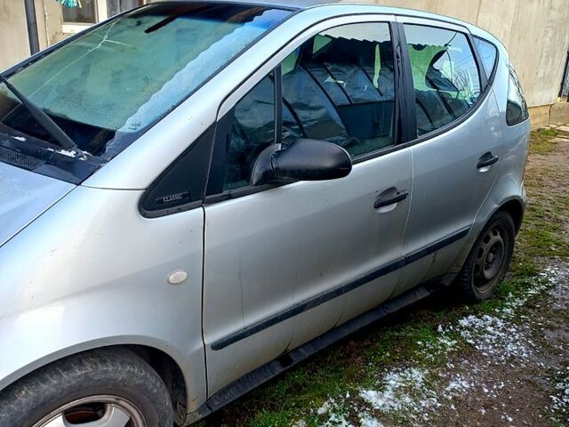 Серый Мерседес А класс, объемом двигателя 1.4 л и пробегом 270 тыс. км за 3000 $, фото 1 на Automoto.ua