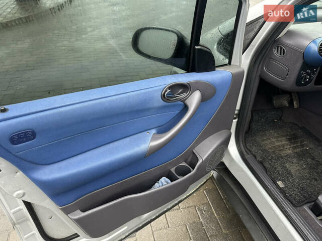 Сірий Мерседес А клас, об'ємом двигуна 1.69 л та пробігом 267 тис. км за 4200 $, фото 10 на Automoto.ua