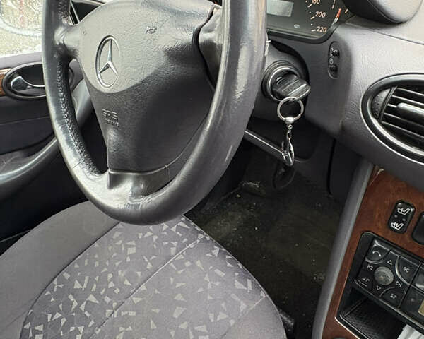 Серый Мерседес А класс, объемом двигателя 1.6 л и пробегом 218 тыс. км за 4300 $, фото 22 на Automoto.ua