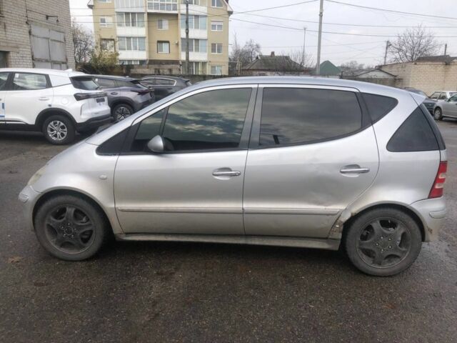 Серый Мерседес А класс, объемом двигателя 1.9 л и пробегом 296 тыс. км за 3700 $, фото 3 на Automoto.ua