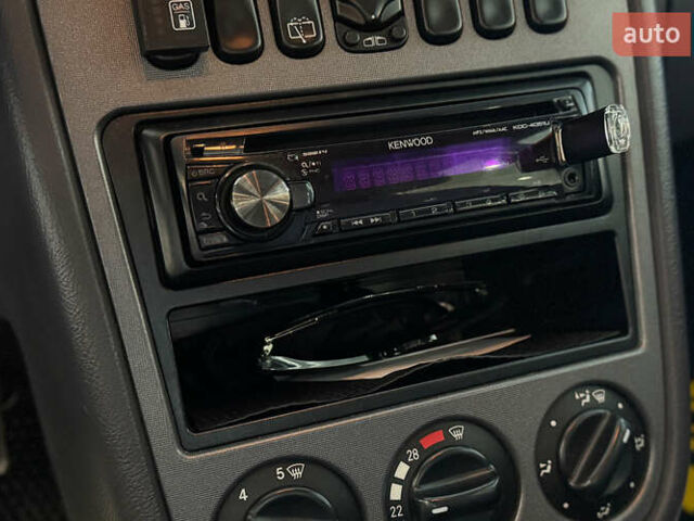 Серый Мерседес А класс, объемом двигателя 1.6 л и пробегом 244 тыс. км за 4450 $, фото 14 на Automoto.ua