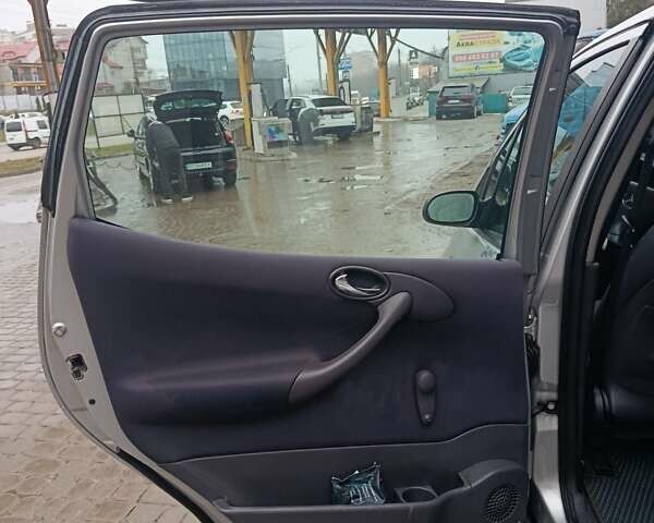 Серый Мерседес А класс, объемом двигателя 1.69 л и пробегом 180 тыс. км за 3500 $, фото 18 на Automoto.ua