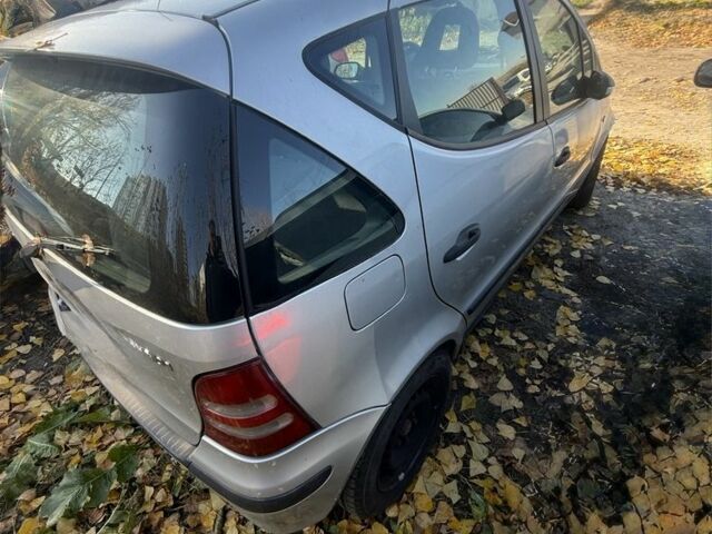 Серый Мерседес А класс, объемом двигателя 1.7 л и пробегом 200 тыс. км за 900 $, фото 4 на Automoto.ua