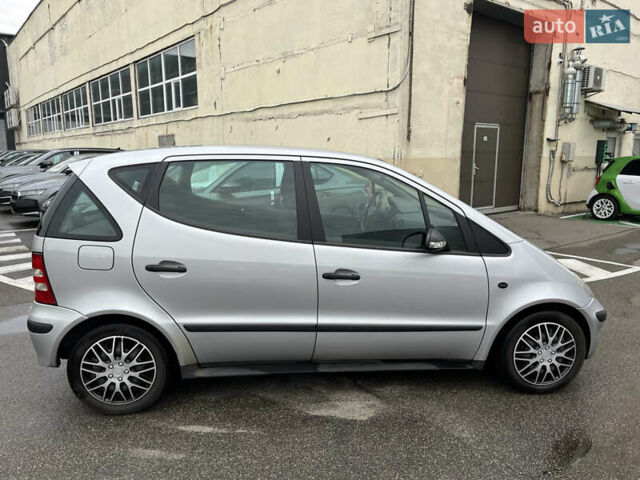 Серый Мерседес А класс, объемом двигателя 1.69 л и пробегом 163 тыс. км за 4200 $, фото 4 на Automoto.ua