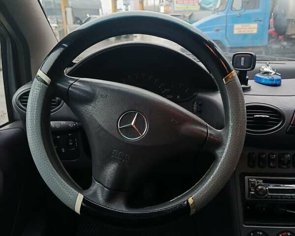 Серый Мерседес А класс, объемом двигателя 1.69 л и пробегом 180 тыс. км за 3500 $, фото 26 на Automoto.ua