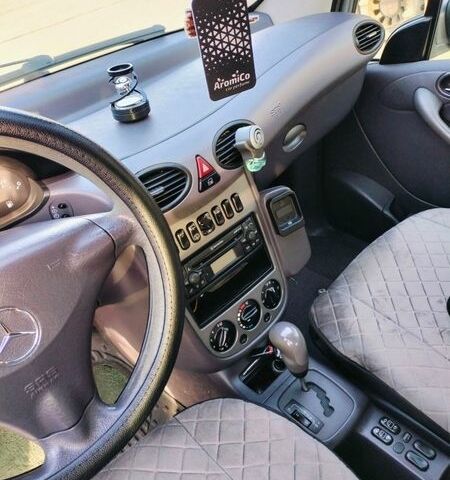 Серый Мерседес А класс, объемом двигателя 1.6 л и пробегом 242 тыс. км за 3850 $, фото 5 на Automoto.ua