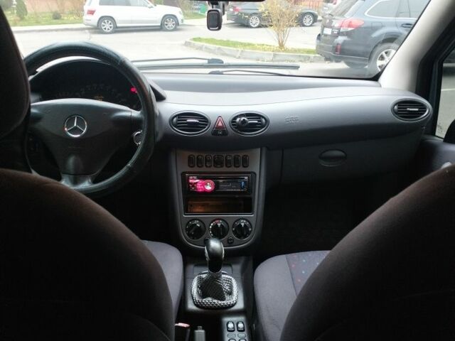 Сірий Мерседес А клас, об'ємом двигуна 1.6 л та пробігом 225 тис. км за 3650 $, фото 9 на Automoto.ua