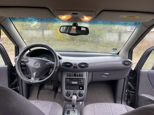 Мерседес А класс 2003 в Кременчуге на Automoto.ua Серый Мерседес А класс, объемом двигателя 1.6 л и пробегом 202 тыс. км за 3600 $, фото 7 на Automoto.ua