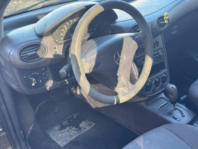 Сірий Мерседес А клас, об'ємом двигуна 1.7 л та пробігом 280 тис. км за 3200 $, фото 17 на Automoto.ua