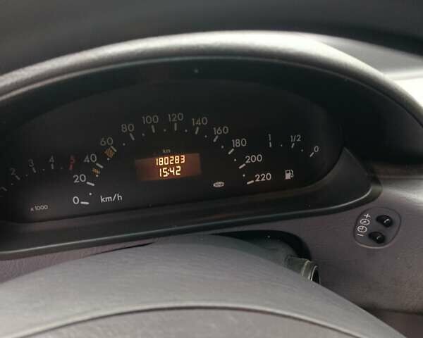 Серый Мерседес А класс, объемом двигателя 1.69 л и пробегом 180 тыс. км за 3500 $, фото 13 на Automoto.ua