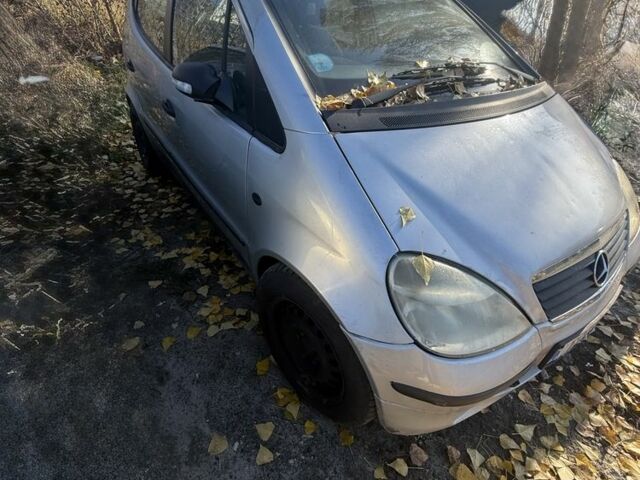 Серый Мерседес А класс, объемом двигателя 1.7 л и пробегом 200 тыс. км за 900 $, фото 2 на Automoto.ua