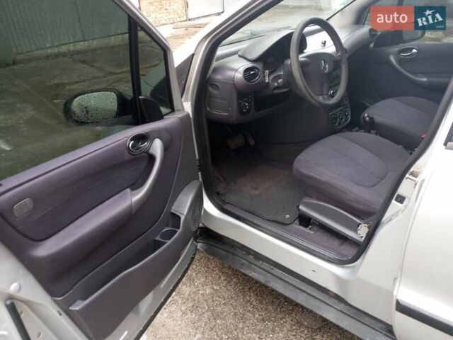 Серый Мерседес А класс, объемом двигателя 1.7 л и пробегом 265 тыс. км за 3555 $, фото 15 на Automoto.ua