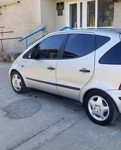 Сірий Мерседес А клас, об'ємом двигуна 1.7 л та пробігом 292 тис. км за 3889 $, фото 5 на Automoto.ua