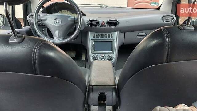 Серый Мерседес А класс, объемом двигателя 1.9 л и пробегом 172 тыс. км за 4400 $, фото 20 на Automoto.ua