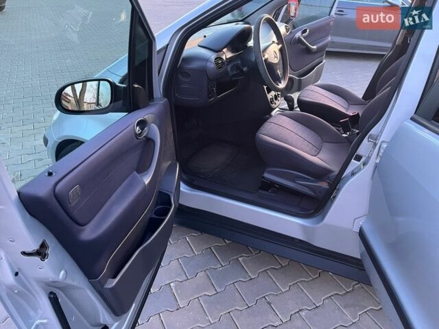 Серый Мерседес А класс, объемом двигателя 1.6 л и пробегом 149 тыс. км за 4700 $, фото 18 на Automoto.ua