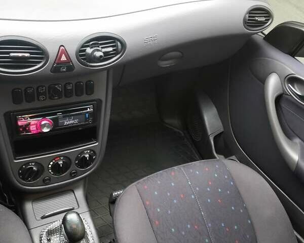 Сірий Мерседес А клас, об'ємом двигуна 1.6 л та пробігом 225 тис. км за 3650 $, фото 2 на Automoto.ua