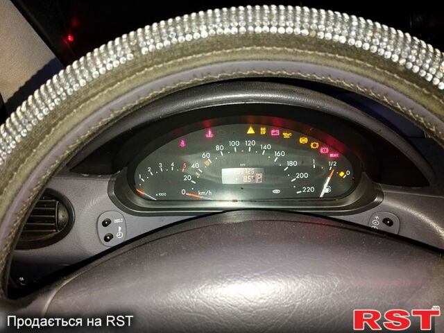 Серый Мерседес А класс, объемом двигателя 1.7 л и пробегом 270 тыс. км за 5300 $, фото 3 на Automoto.ua